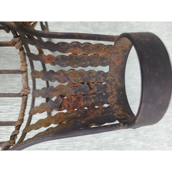 Wrought Iron Wine Caddy Vintage Wine Rack Ornamental Handle Fine Metal Work - Picture 9 of 10